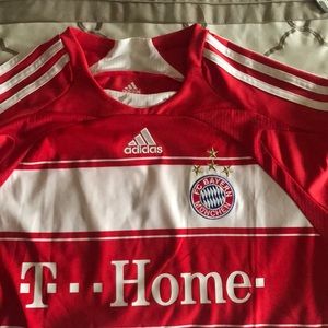 Men’s Bayern Munich soccer jersey medium